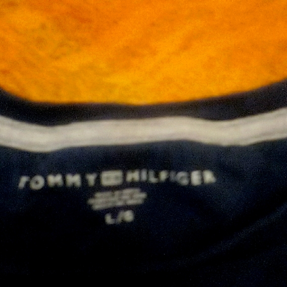 TOMMY HILFIGER T-SHIRT - Picture 2 of 4
